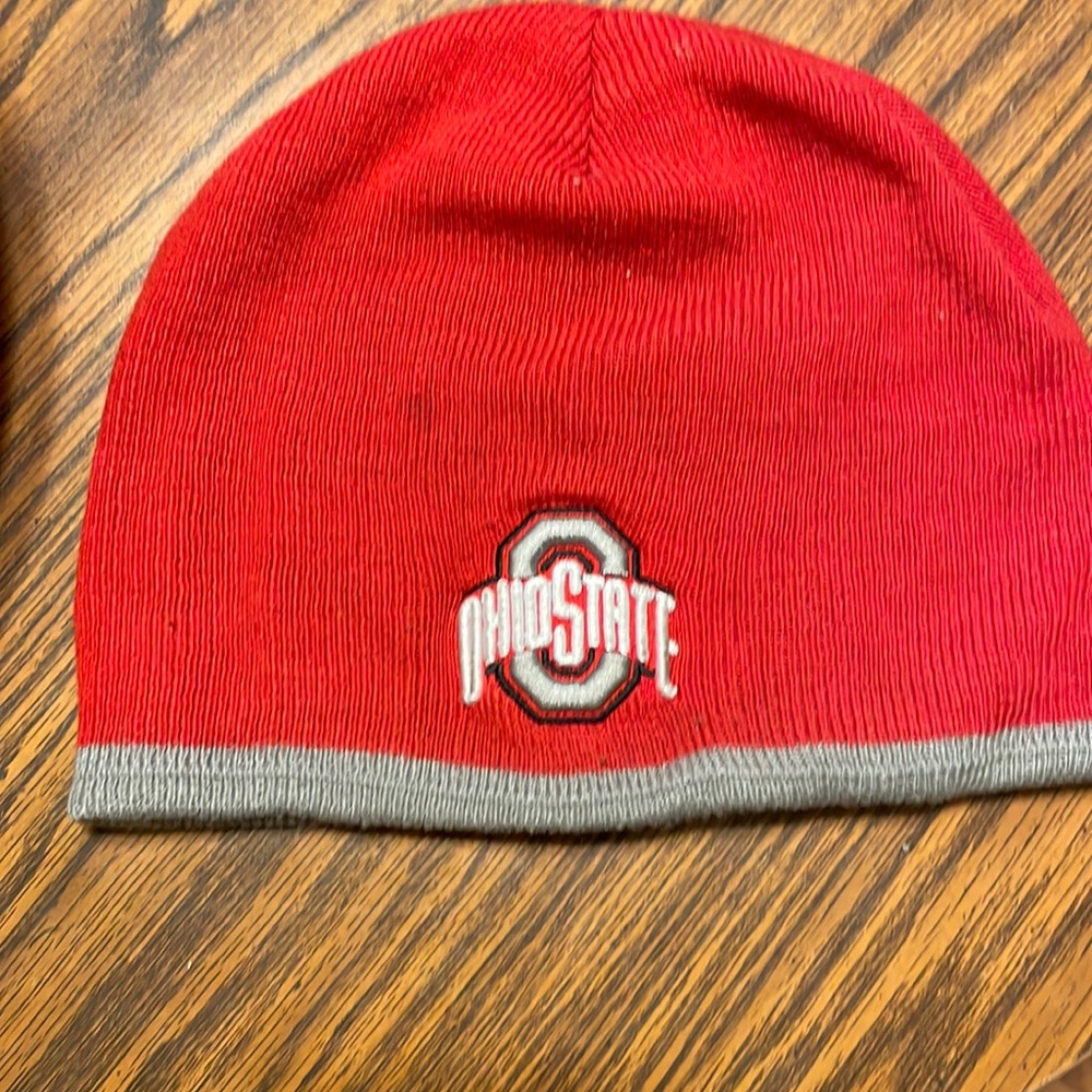 Colosseum Ohio state beanie hat